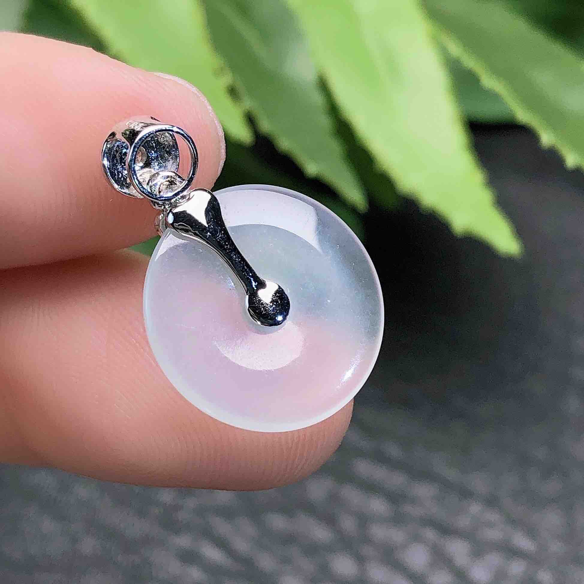 18k白金真钻镶嵌天然a货翡翠玻璃种平安扣挂件b