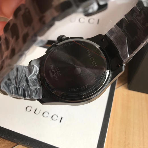 原单品质 Gucci古驰 小蜜蜂精钢G-timeless系列男表，配件原装厂出。原装瑞士石英机芯，多功能六针腕表，蓝宝石玻璃镜面，表盘尺寸42mm 全套专柜包装！ 商品图2