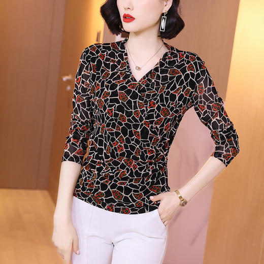 KQL-E237N9136修身显瘦T恤长袖交叉领大码打底衫 商品图2