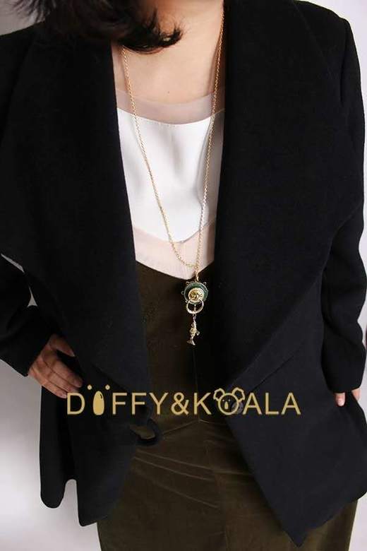 【黛袋当代艺术饰品】鲤鱼跃龙门软木塞胸针 商品图2