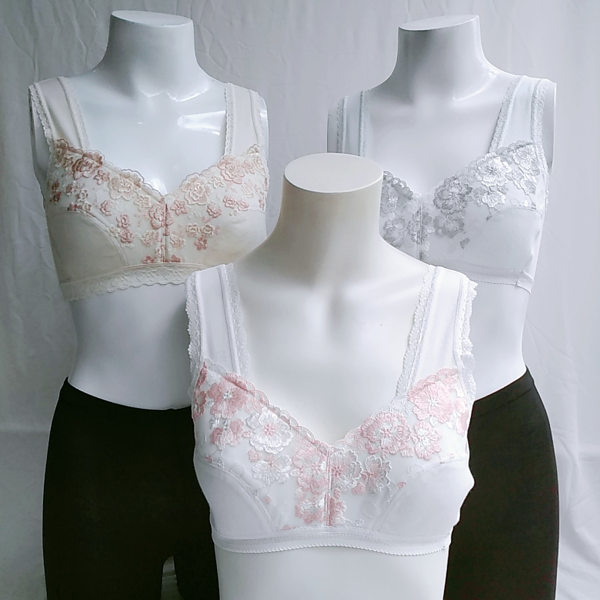 WD002刺绣花边透气面料无钢圈舒适中老年妈妈健康短文胸