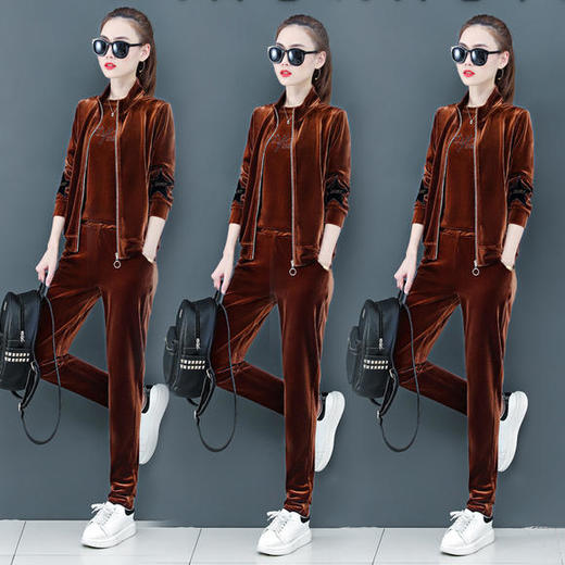 SP-701621新款时尚显瘦宽松休闲丝绒运动套装三件套 商品图2