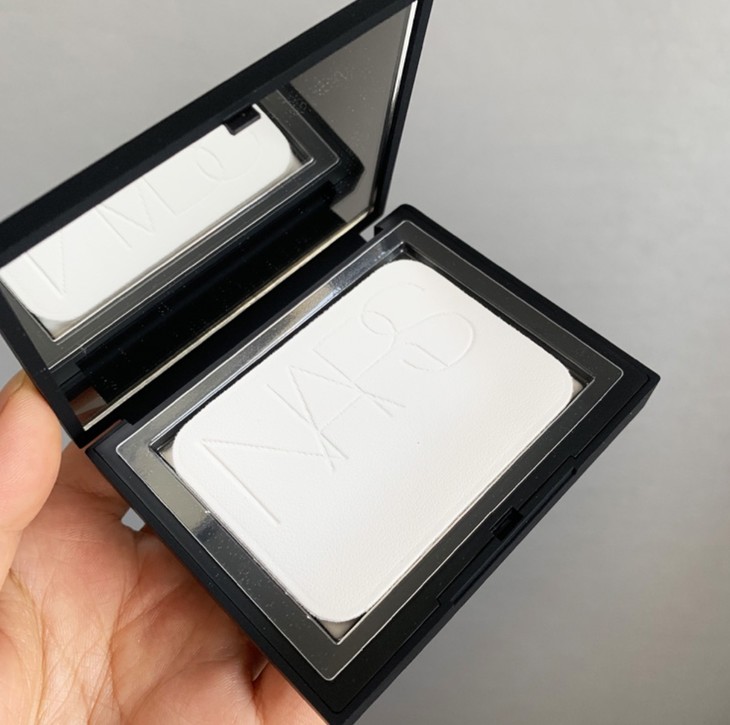 nars蜜粉饼5894卡