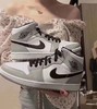 今日安利 🔒 AJ1 Mid 烟灰 “小dior” 新入手的AJ1分享 商品缩略图1