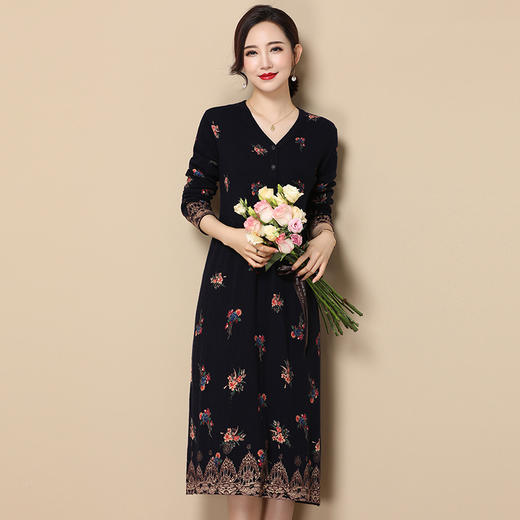 上海旗袍厂EE-ED21195F6-D    V领长袖印花羊毛绒衫连衣裙秋冬针织衫毛衣裙国风中长款羊毛衫女 商品图5