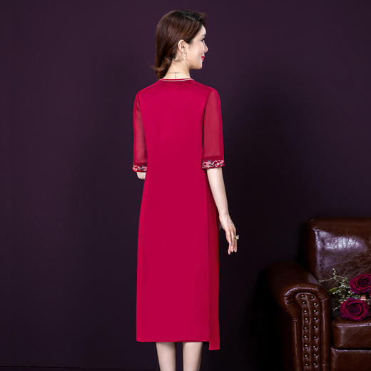 YM-8331女刺绣假两件中长款连衣裙 商品图3