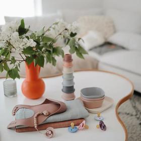 妈妈再也不用担心我吃饭，拥有一款Mushie围兜，So Easy!