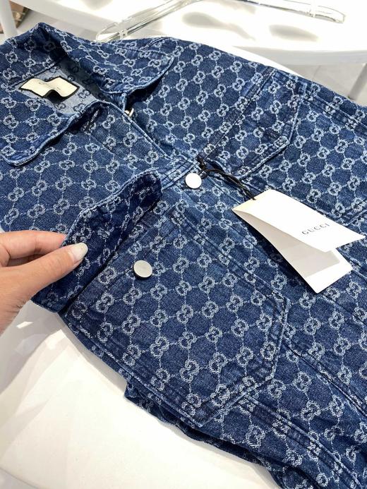点此购买 GUCCI男女满印提花牛仔外套 曾158752 商品图12