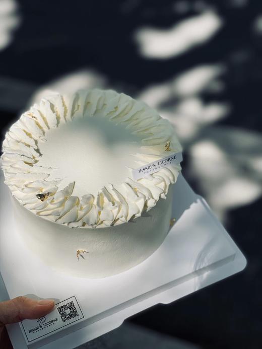 ins款纯白简约奶油生日蛋糕 商品图0