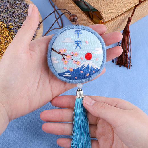 【东方美绣】圆形手工香囊 商品图4