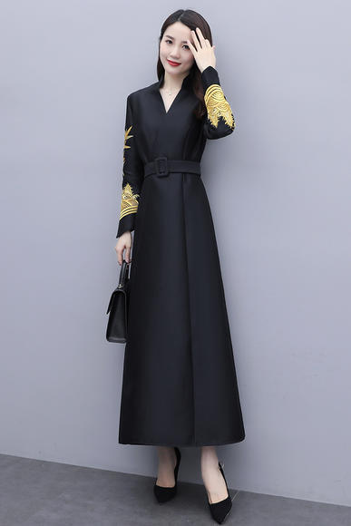 WZNH-HYYF9716优雅气质V领常规长袖长款长袖风衣连衣裙 商品图4