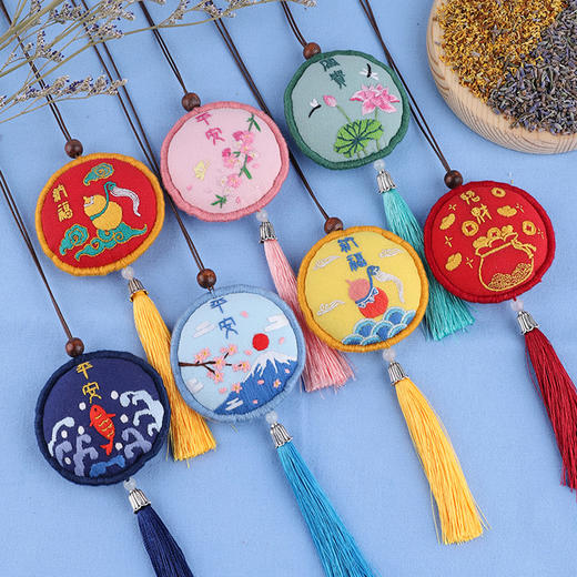 【东方美绣】圆形手工香囊 商品图2