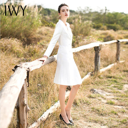 IWY/白色长袖连衣裙Q13096 商品图2