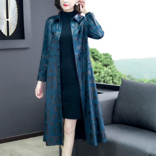 NYL-319685女装长款过膝大码妈妈装韩版宽松洋气风衣外套 商品图1