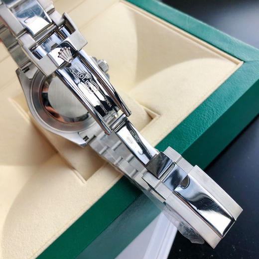 独家品质 ROLEX劳力士游艇名仕型"蓝游艇"40mm 男士机械腕表
机芯：搭载进口西铁城全自动机械机芯，走时精准，性能优异，零返修！ 商品图8