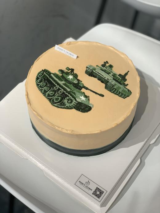 男士男宝生日手绘坦克奶油蛋糕 商品图0