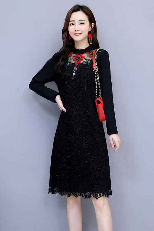 WZNH-JNFGN8100-28中长款拼接蕾丝绣花A字裙中腰圆领加厚连衣裙 商品图5