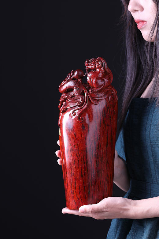 “螭龙戏珠”小叶紫檀摆件 b43 商品图0