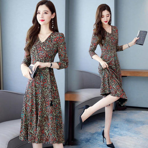WZNH-XMYR1969花色大码修身气质连衣裙高端V领显瘦连衣裙 商品图0