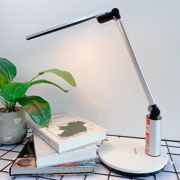 冠雅高端护眼台灯