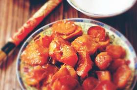 它是餐桌上的老派硬菜~ 甜蜜绵长！ 