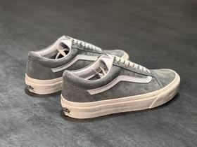 Vans Old Skool板鞋 Pig Suede低帮男女（正确猪八材料加防水材质）鞋小红书爆款‼️ 鞋身采用莫兰迪色系”以意大利画家乔治·莫兰迪命名