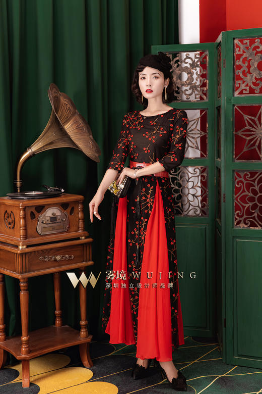 20376 暗夜玫瑰立体刺绣网纱连衣裙 雾境 商品图1