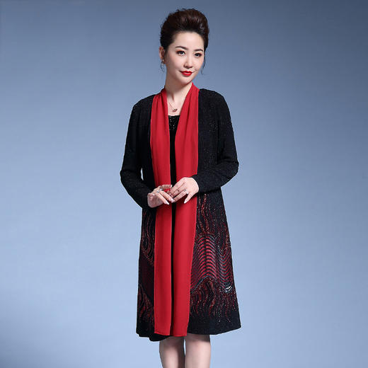 MY-59057中老年女装妈妈装外套纯色绣花中长款大码女士高档风衣 商品图1