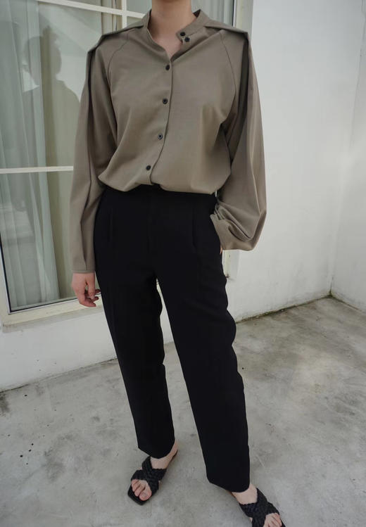 Viktoria Chan | AW2009 Arya Box Shirt [ 卡其绿上衣 ] 商品图3