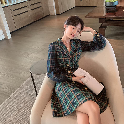 欧芮儿格子西领连衣裙女中长款早新品长袖收腰风衣型裙子 商品图1