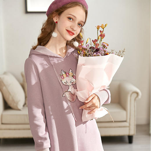 欧芮儿春新款小香风长袖连帽卫衣连衣裙中长款显瘦网纱鱼尾裙 商品图1