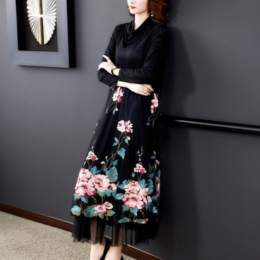 XYX-9277重工刺绣连衣裙高贵洋气妈妈装民族风2020秋冬新款刺绣裙子 商品图2