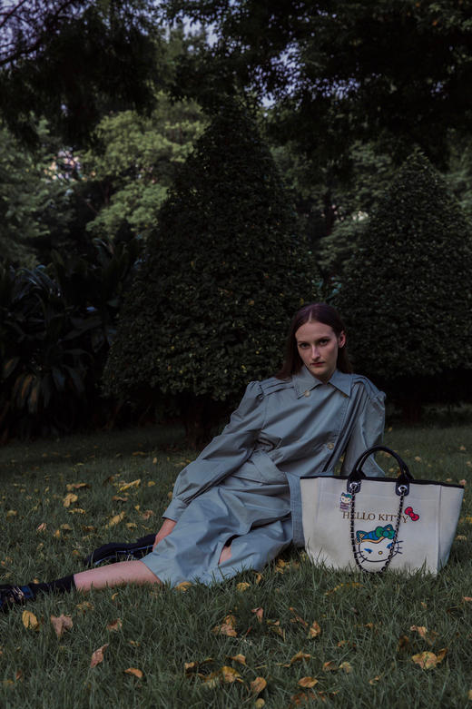 大英博物馆hellokittymirgamkosel三方联名沙滩包