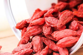  超长日光浴，营养种出来，可以嚼着吃的枸杞 