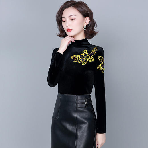 MQQ-6173黑色金丝绒绣花打底衫女2020秋冬新款半高领修身T恤复古长袖上衣 商品图2