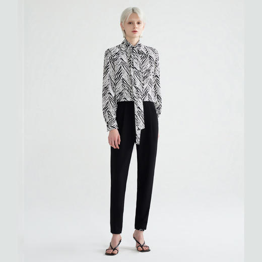 经典尖领系带衬衫 商品图0