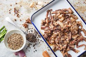 胡椒鱿鱼须 (调理鱿鱼须/冻品）Marinated Calamari or Squid Tentacles