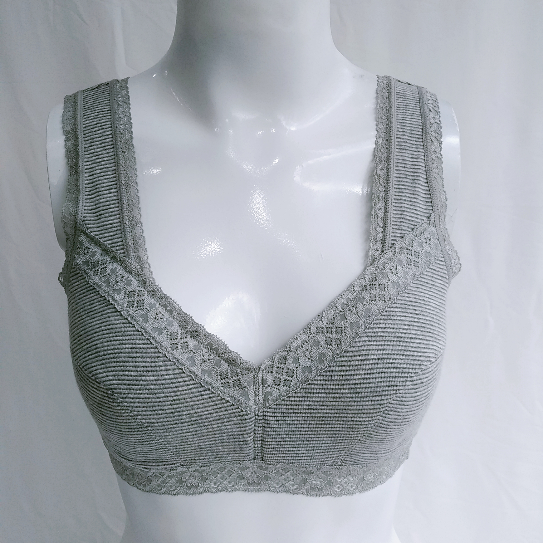 WD024竹炭纤维面料无钢圈舒适中老年妈妈健康短文胸