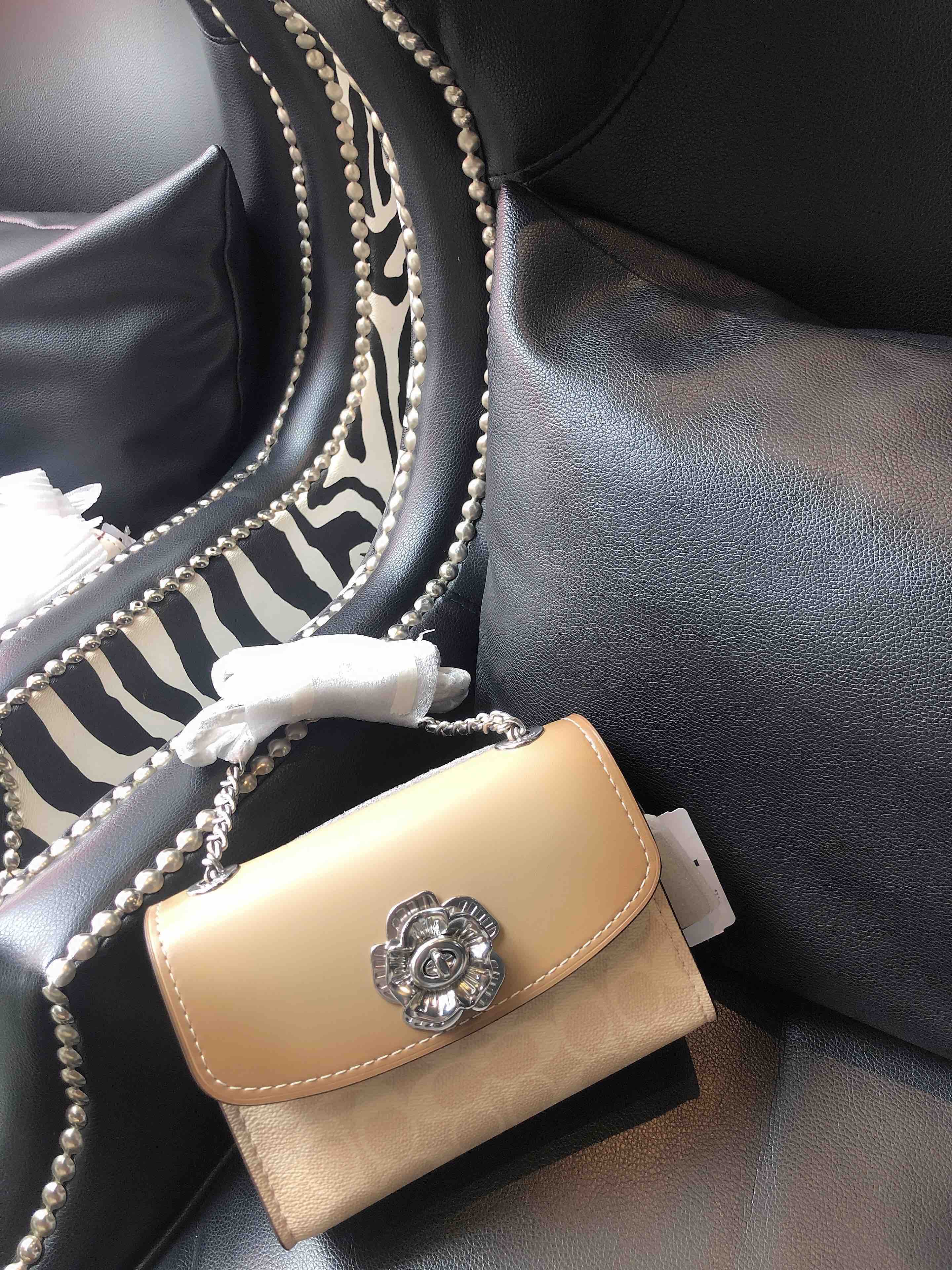 coach 山茶花链条小包 小号超嗲