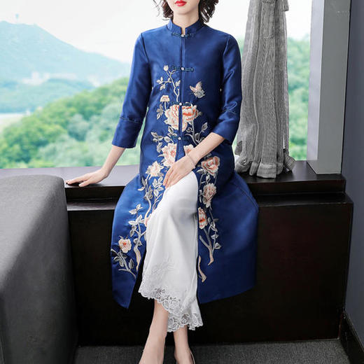 FNZD5050新款中国风优雅气质宽松立领中长款刺绣风衣外套 商品图2