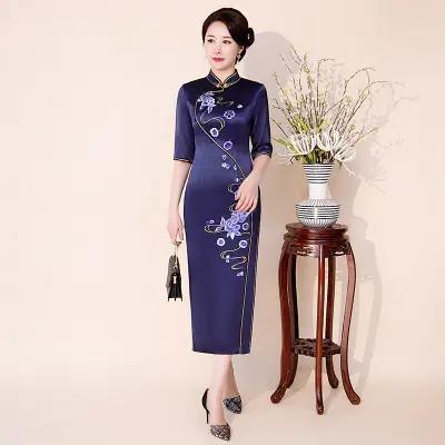 QQ-9755祥云刺绣红色长款旗袍复古妈妈婚宴演出旗袍品牌高端纯色中式礼服 商品图0