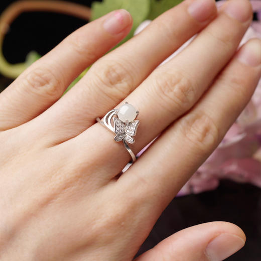 925银镶玉戒指纯银和田玉指环证书 创意款手饰蝴蝶白玉半圆活口女戒【成都仓发】 商品图3