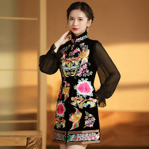 上海旗袍厂AYK-QF-201706219秋冬加厚旗袍裙复古无袖马甲刺绣中长款水貂毛修身连衣裙女 商品图2