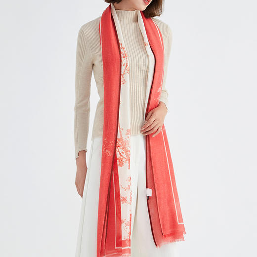 TANGY Collection / 天意精品 山羊绒梅花印染围巾 商品图1