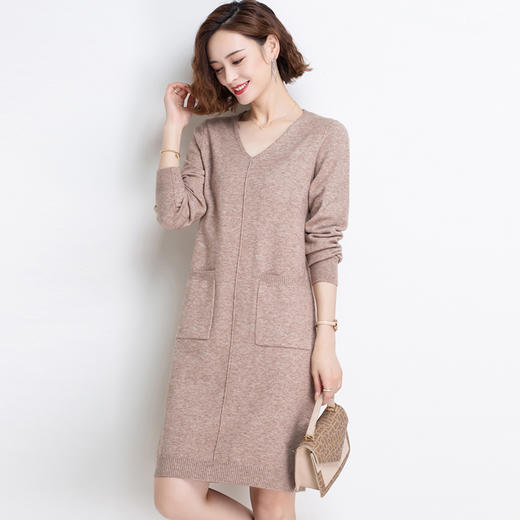 上海旗袍厂PY-92026   秋季新款v领宽松纯色气质毛衣裙中长款甜美百搭针织裙 商品图3