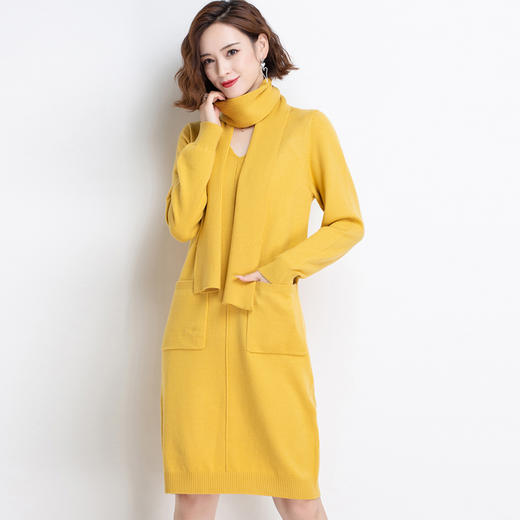 上海旗袍厂PY-92026   秋季新款v领宽松纯色气质毛衣裙中长款甜美百搭针织裙 商品图1