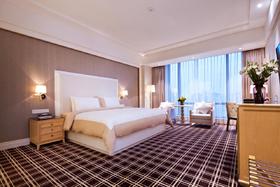 名座假日大床中山