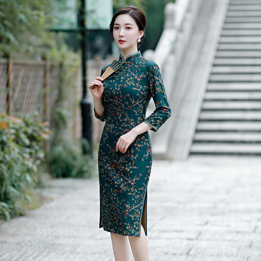 上海旗袍厂YM-84621秋冬新款麂皮绒印花水滴领中袖中长旗袍改良繁花妈妈装 商品图4