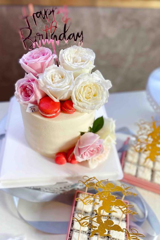 鲜花蛋糕 鲜花都是类似的 下单前请仔细阅读商品详情 商品图0