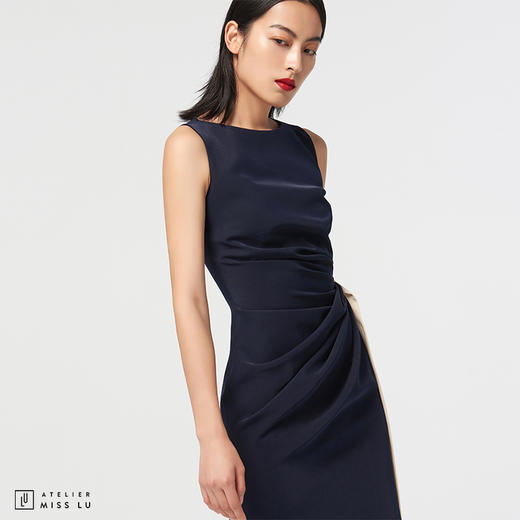 【蓝调多瑙河】AtelierMissLu设计师褶皱藏蓝微光泽修身连衣裙/0000465D 商品图1